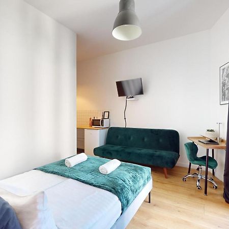 Family House Near The Market Square -Perfect For Family & Business Stays - Ksiecia Witolda Street 500 Steps To Market Square - 2 Bedrooms,2 Parking Places Breslavia Exterior foto