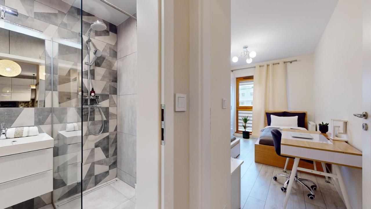 Family House Near The Market Square -Perfect For Family & Business Stays - Ksiecia Witolda Street 500 Steps To Market Square - 2 Bedrooms,2 Parking Places Breslavia Exterior foto