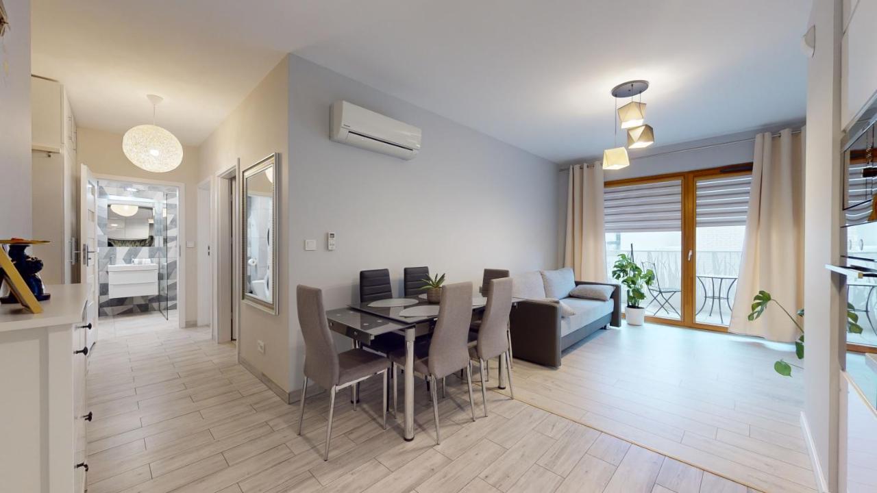 Family House Near The Market Square -Perfect For Family & Business Stays - Ksiecia Witolda Street 500 Steps To Market Square - 2 Bedrooms,2 Parking Places Breslavia Exterior foto