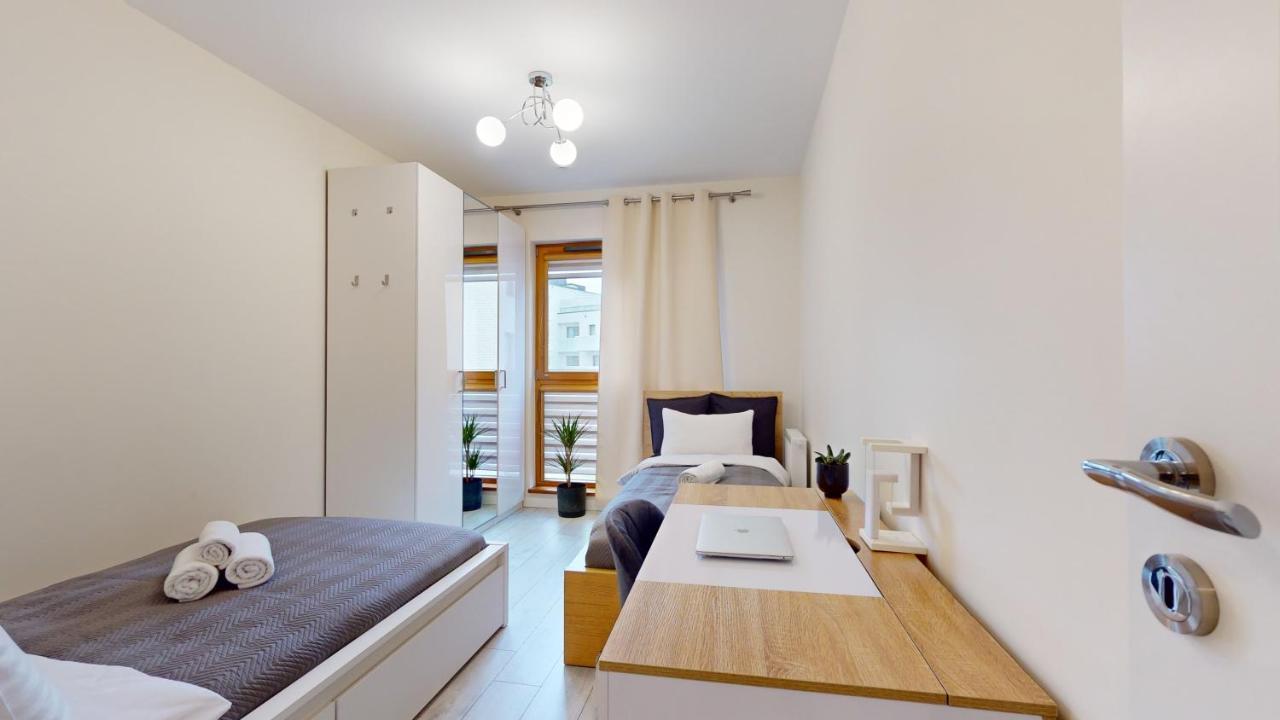 Family House Near The Market Square -Perfect For Family & Business Stays - Ksiecia Witolda Street 500 Steps To Market Square - 2 Bedrooms,2 Parking Places Breslavia Exterior foto